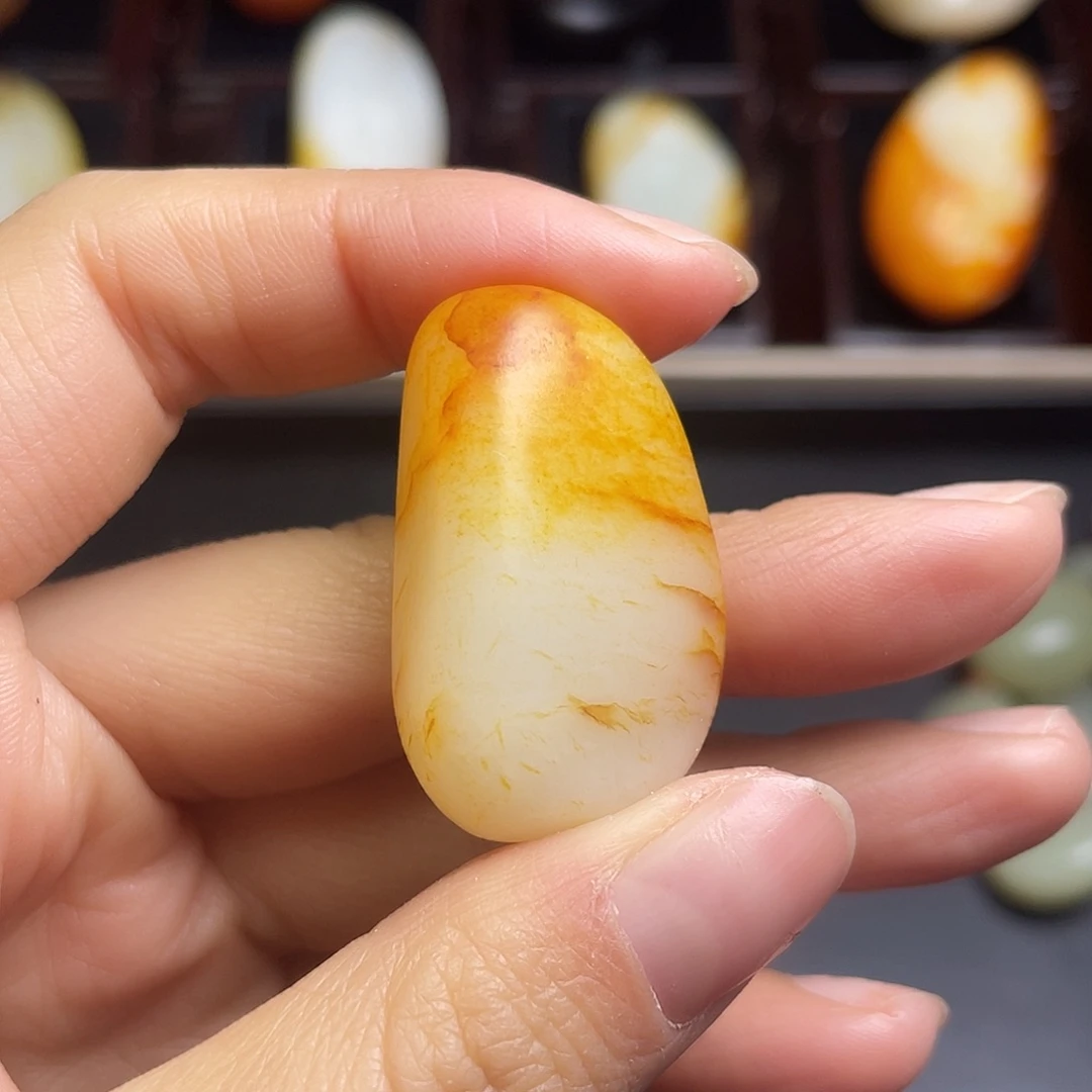 和田玉未镶嵌把件