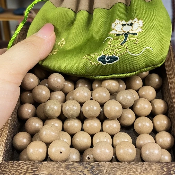 【白龙涎】1.2拍到手80颗打底微瑕