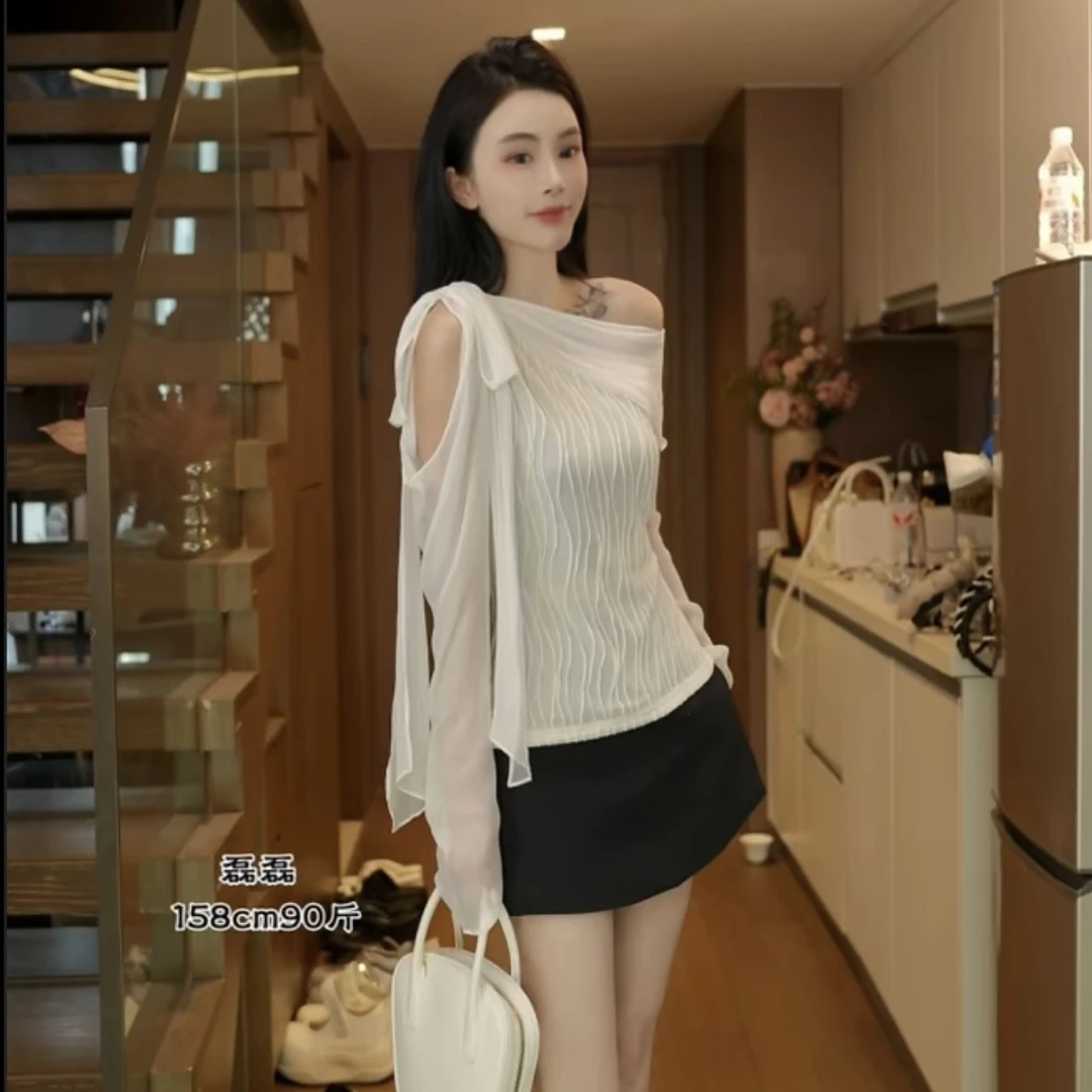 磊磊【浪漫出逃】上衣 重工原创纯欲风系带露肩设计上衣#6626