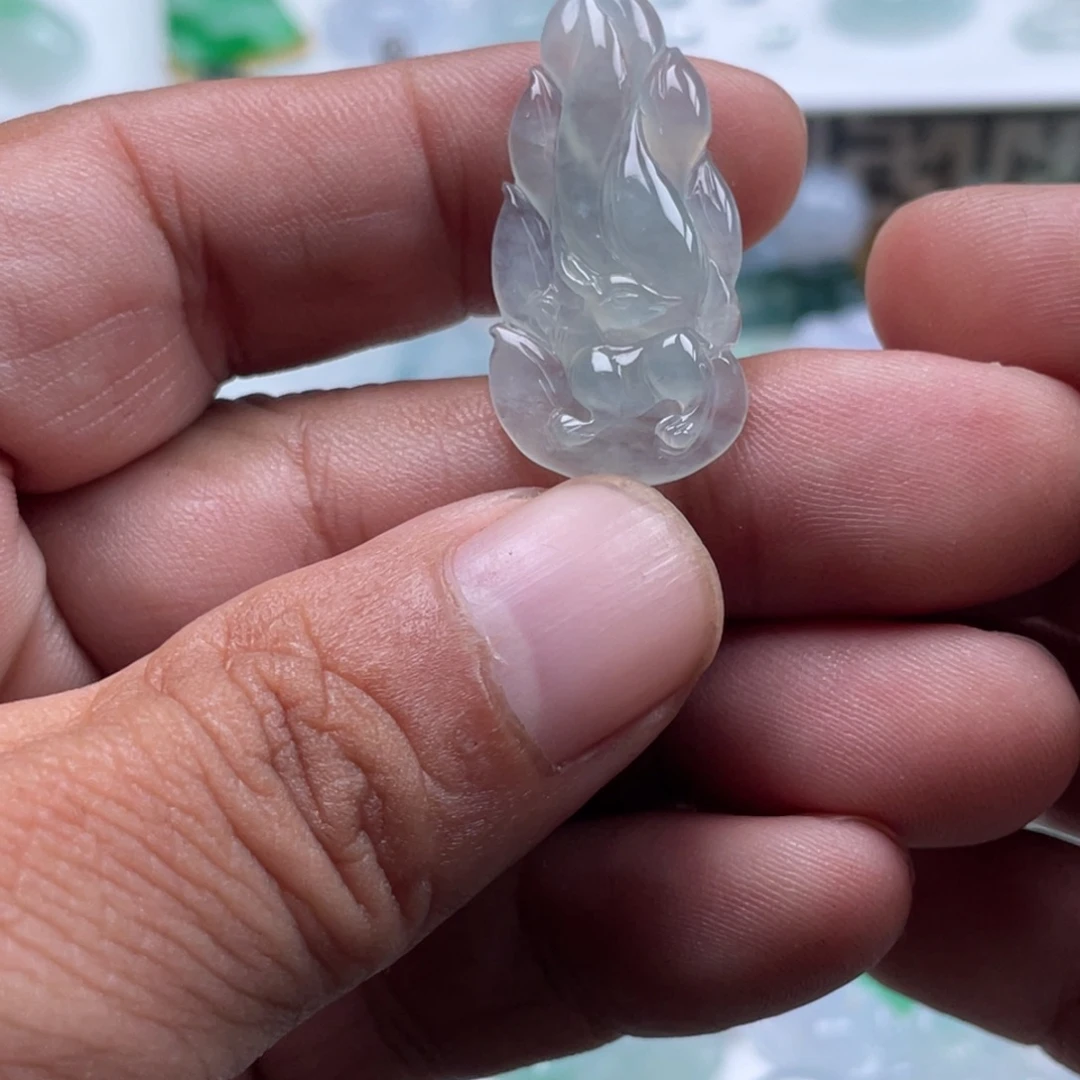 翡翠未镶嵌颈饰翡翠冰九尾狐