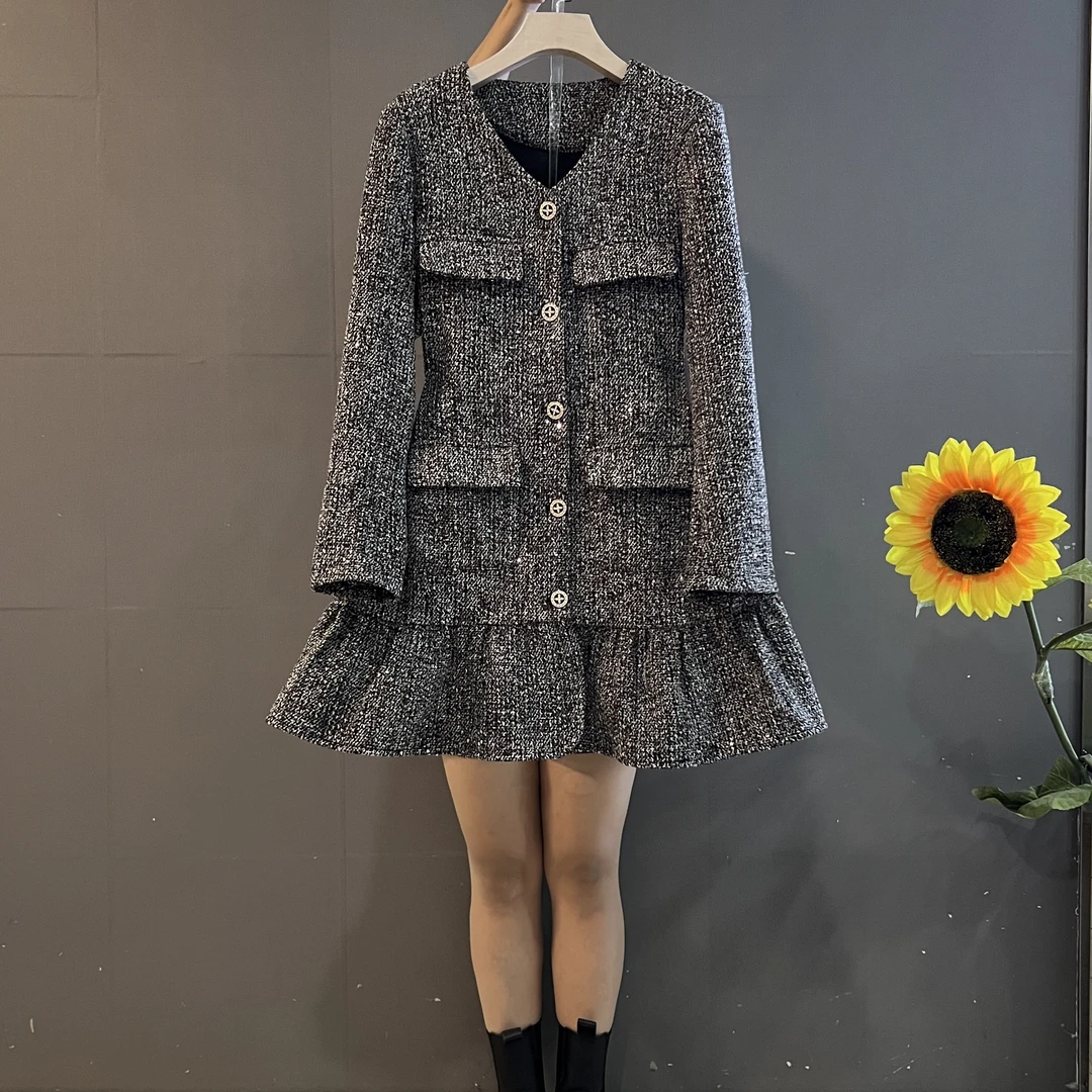 秋季新款气质V领名媛小香风高级感修身显瘦重工连衣裙