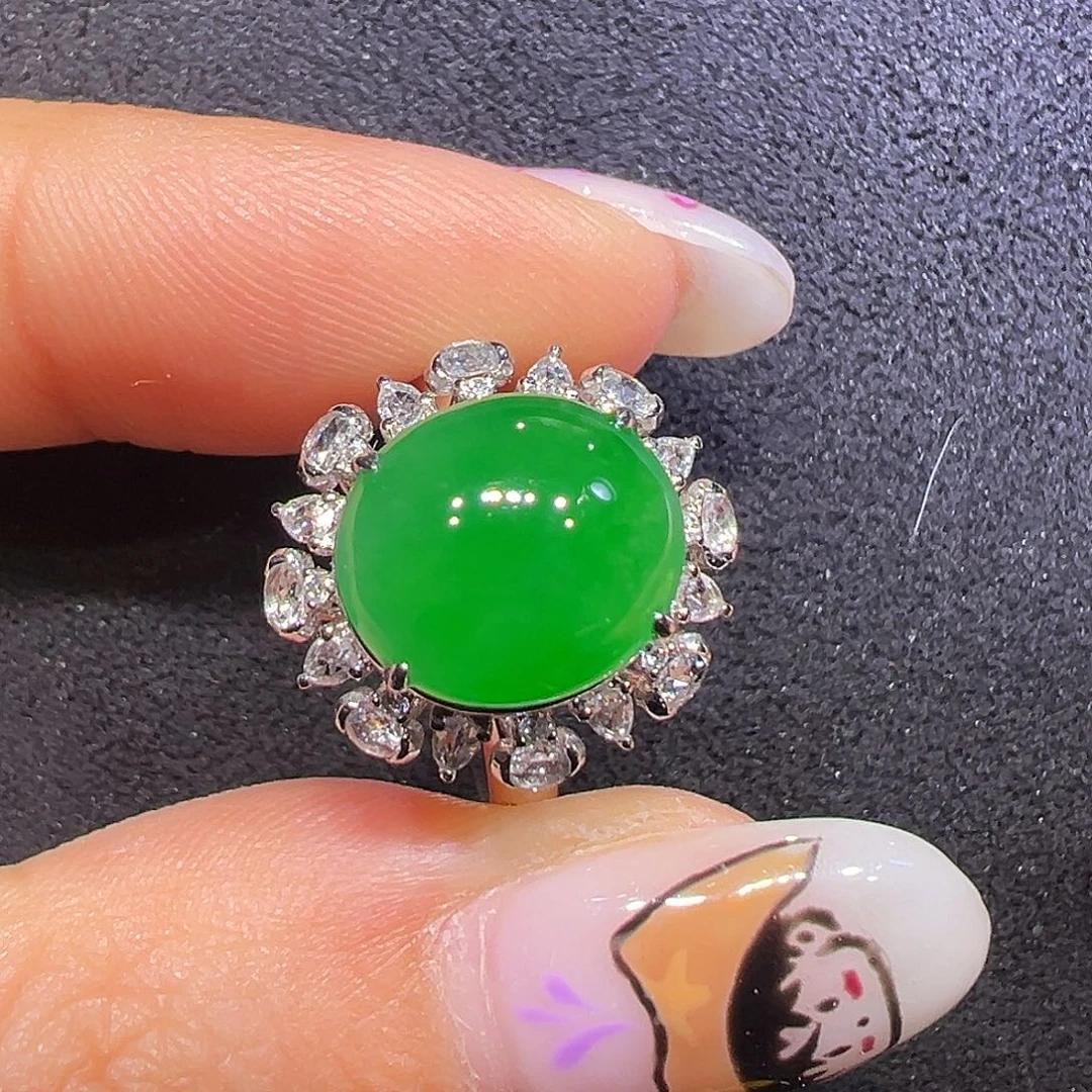 翡翠18K金镶嵌戒指蛋面