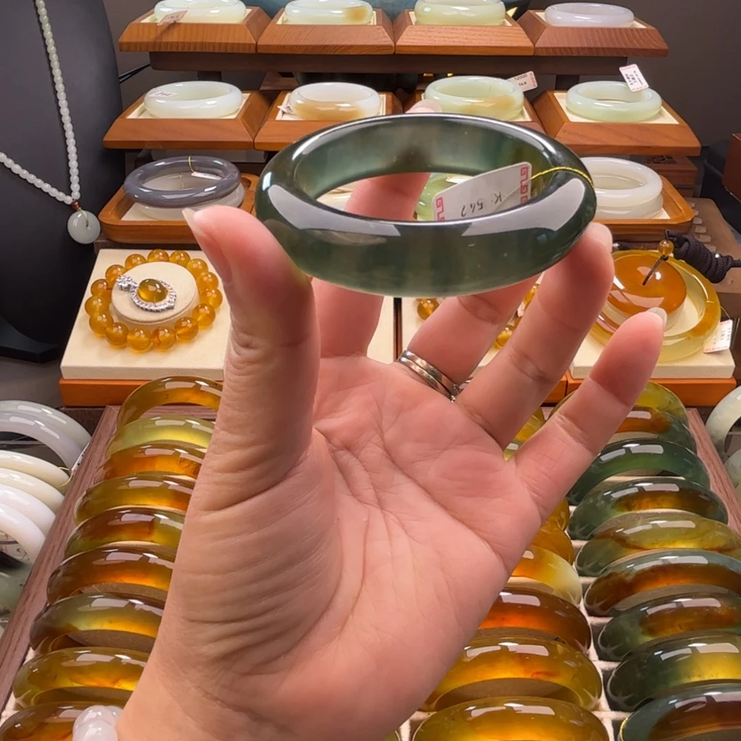 蛇纹石玉未镶嵌手镯54