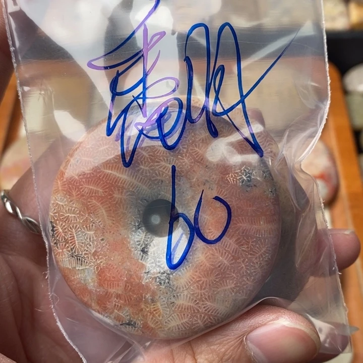 硅化玉颈饰足金镶嵌?***™