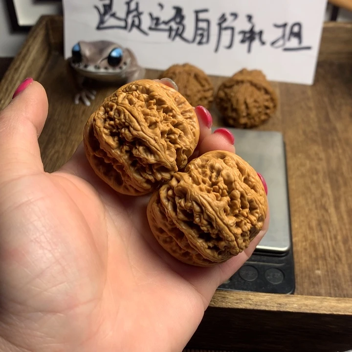 文玩核桃吊坠核****桃粗筋