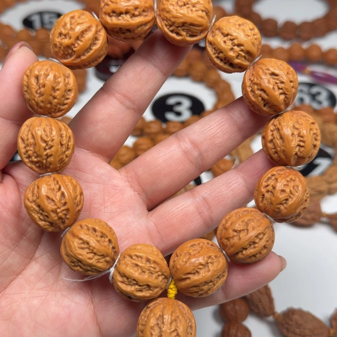 文玩核桃吊坠麻花元宝