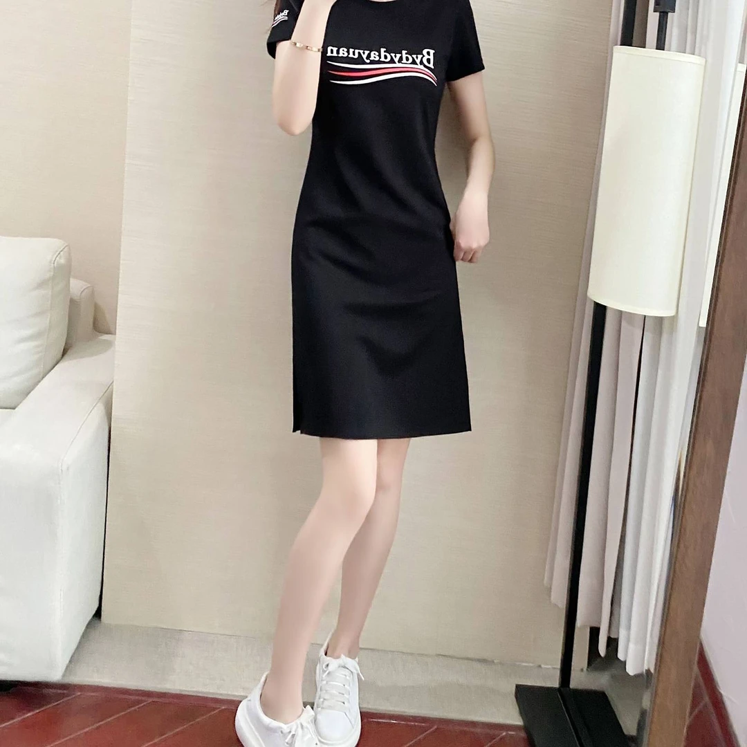 【雅雅臻选】2025夏装新款印花遮肚休闲连衣裙裙子开叉短袖遮阳帽子