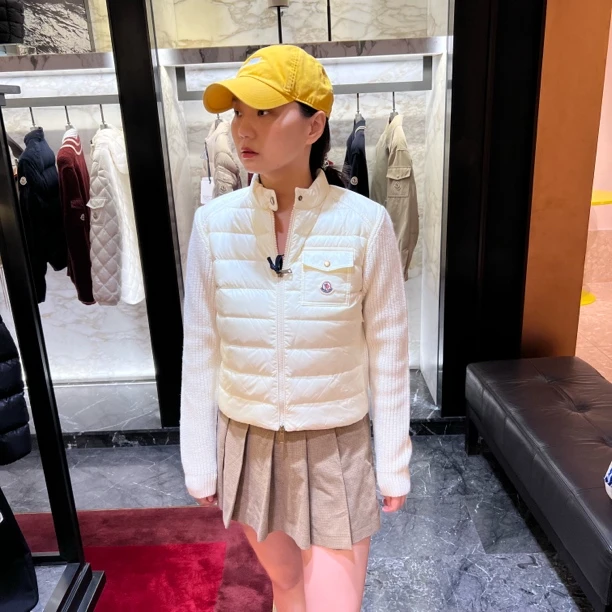 未使用 MONCLER 蒙口女士羽绒针织拼接开衫 白色单面羽绒正常版型