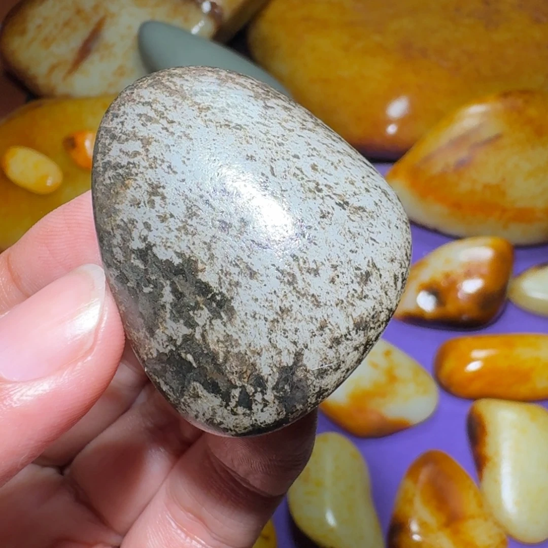 s***y和田玉未镶嵌颈饰