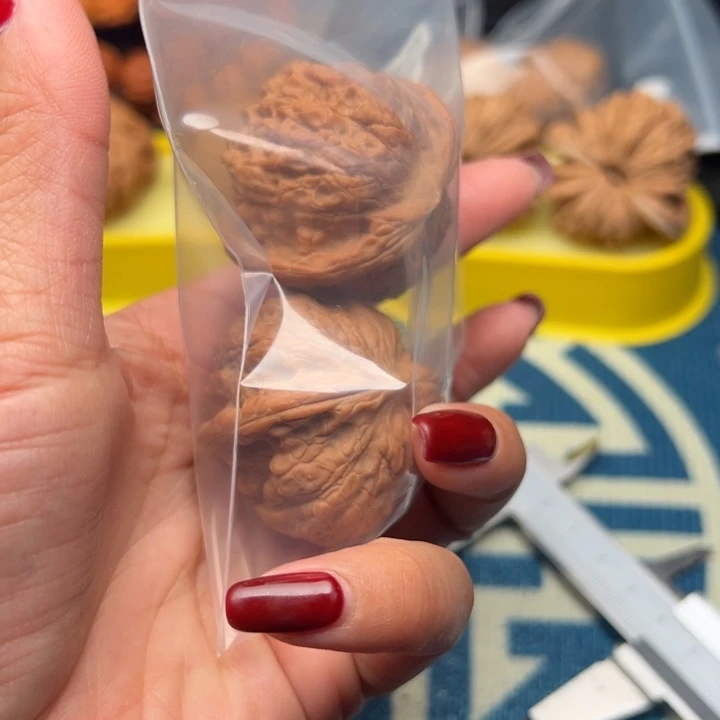 你***？桃核吊坠文玩雪麒麟