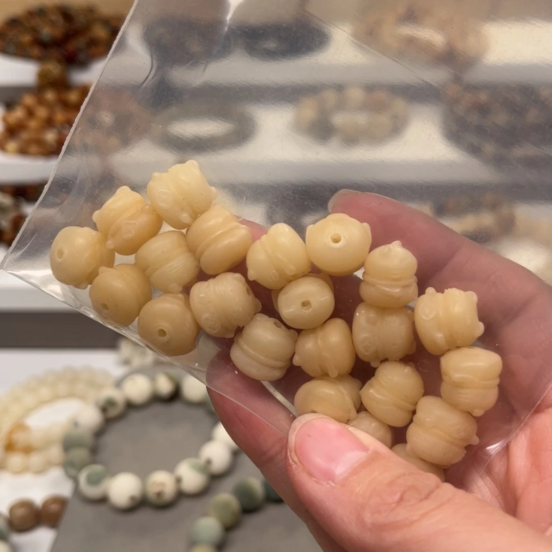 木***柒白玉菩提吊坠猫咪20颗