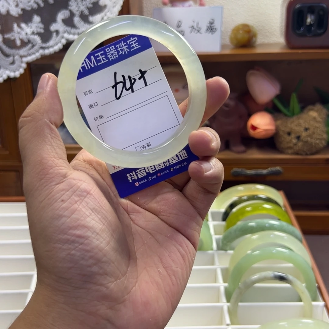 蛇纹石玉未镶嵌手镯572
