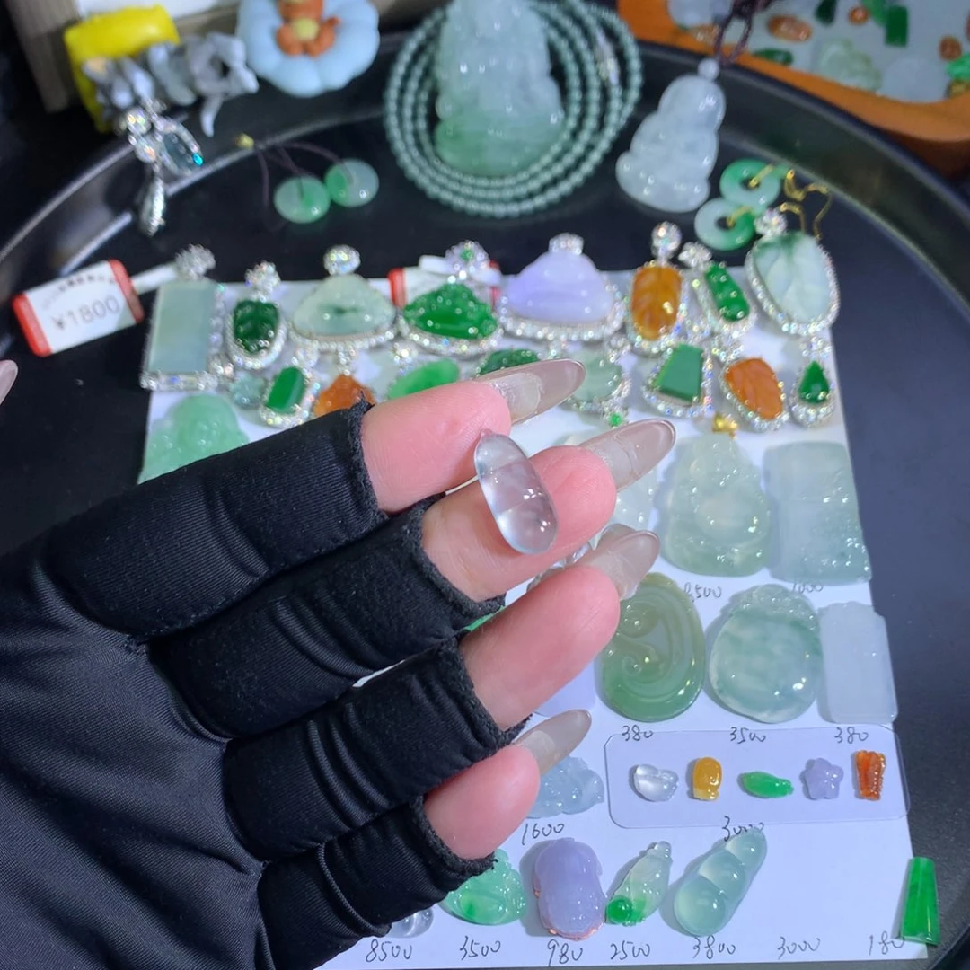 翡翠未镶嵌吊坠(不含链)冰豆