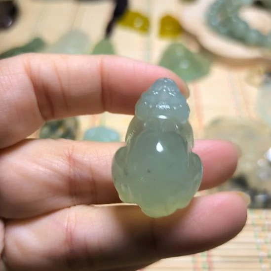 光***界蛇纹石玉未镶嵌颈饰