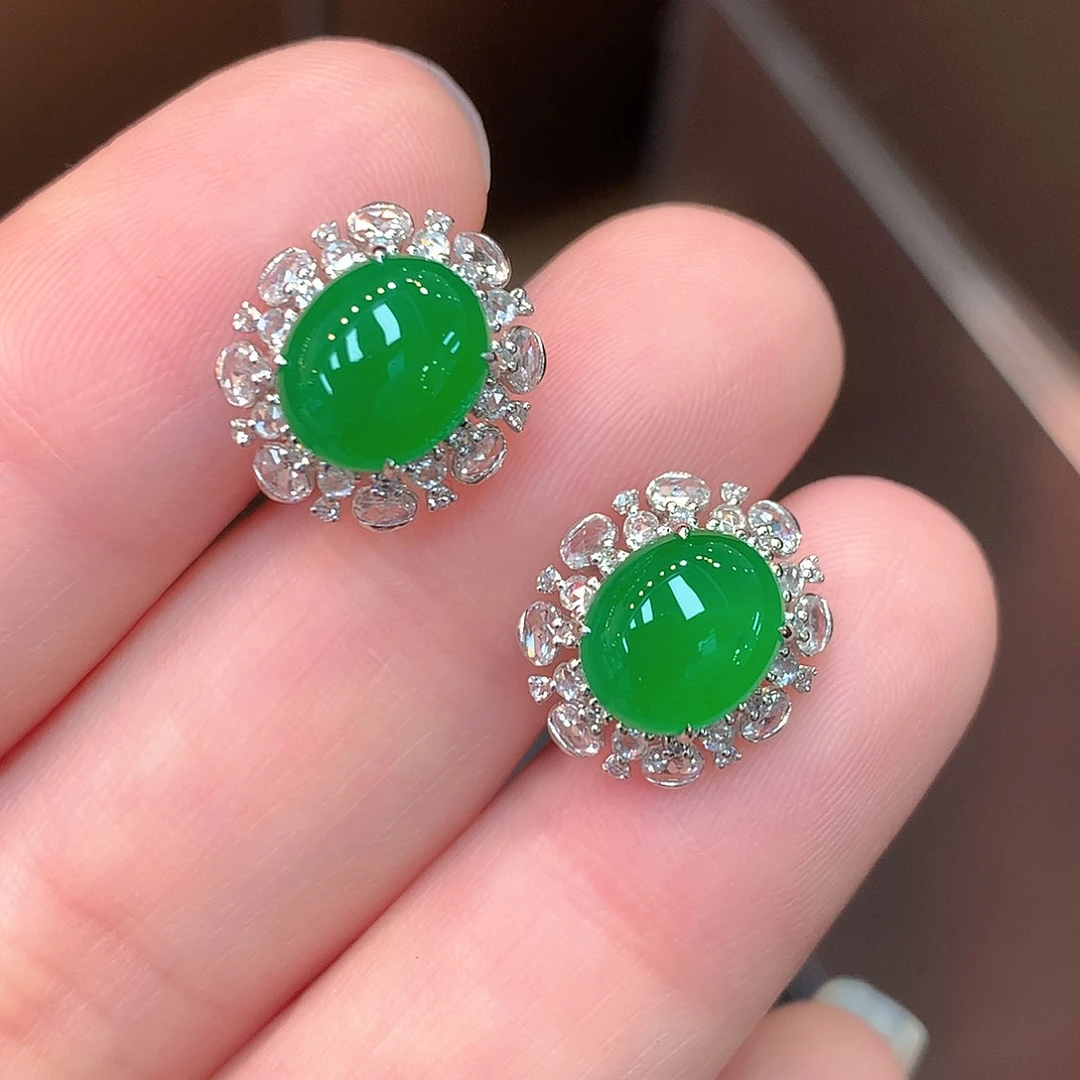 翡翠18K金镶嵌耳饰满绿蛋面