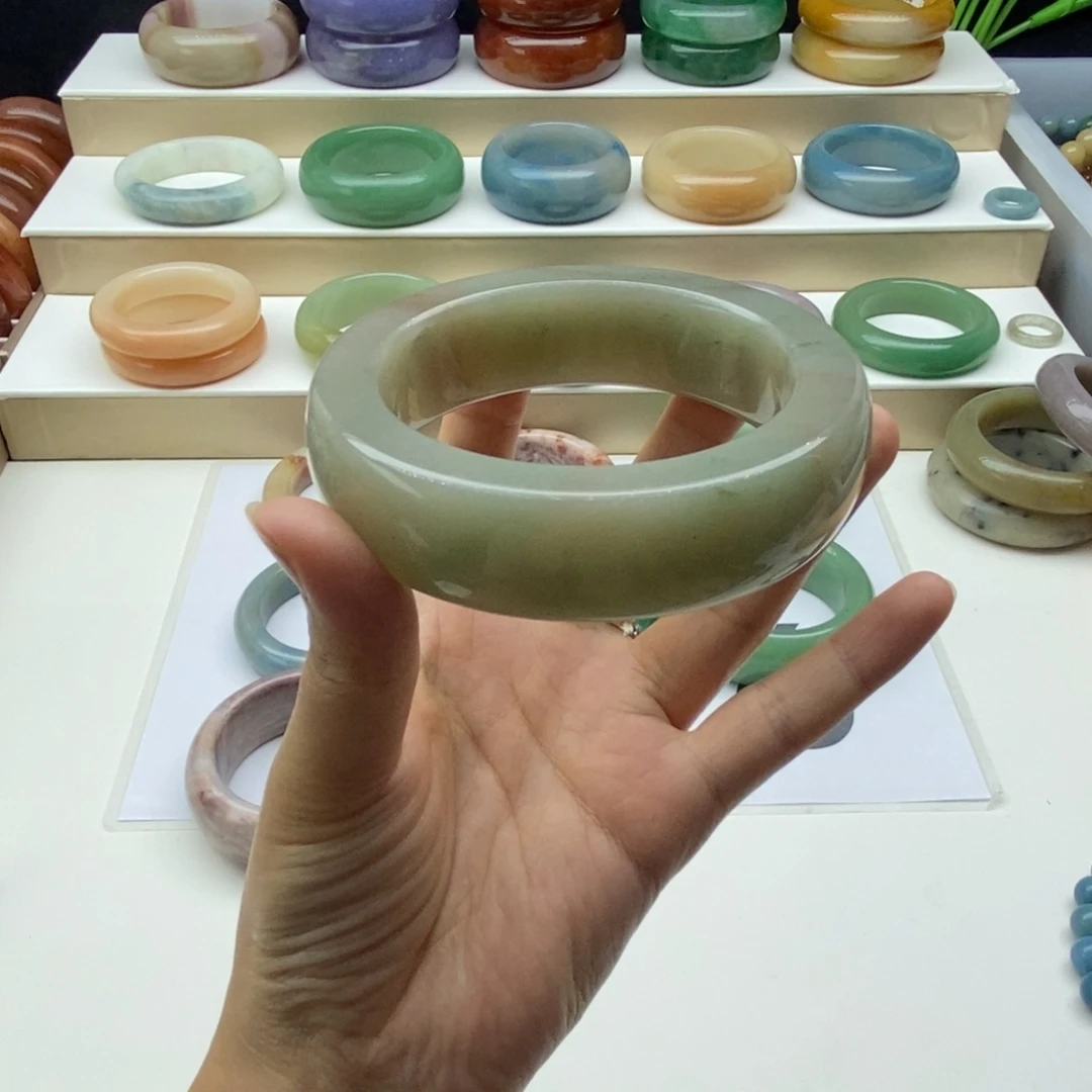 石英岩玉未镶嵌手镯