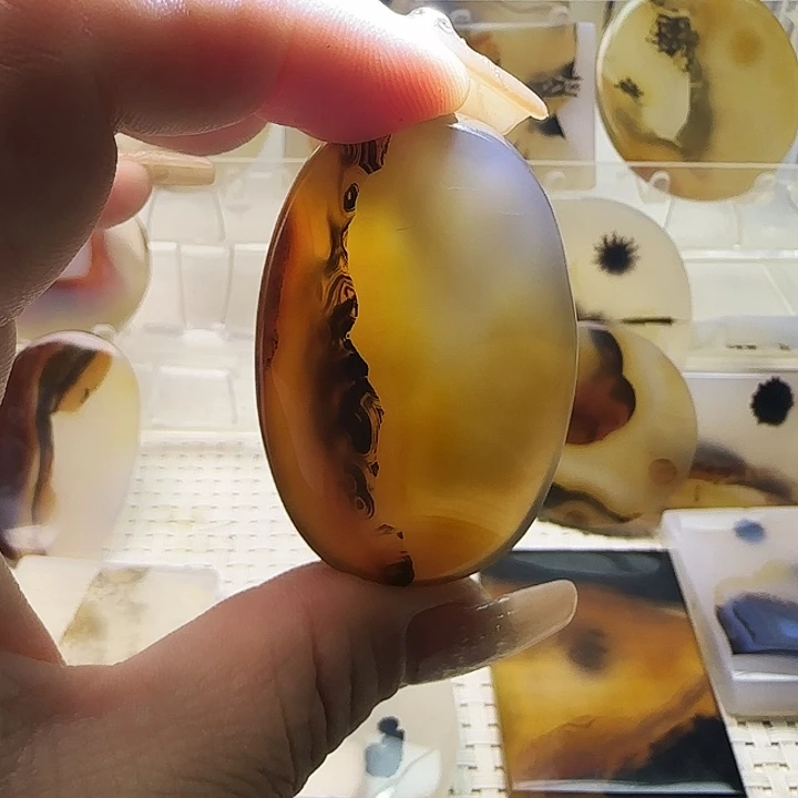 玛瑙/玉髓未镶嵌珠宝奇石