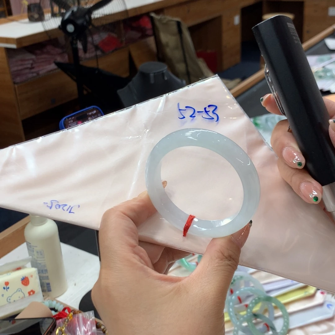 未镶嵌手镯翡翠48小时鉴赏