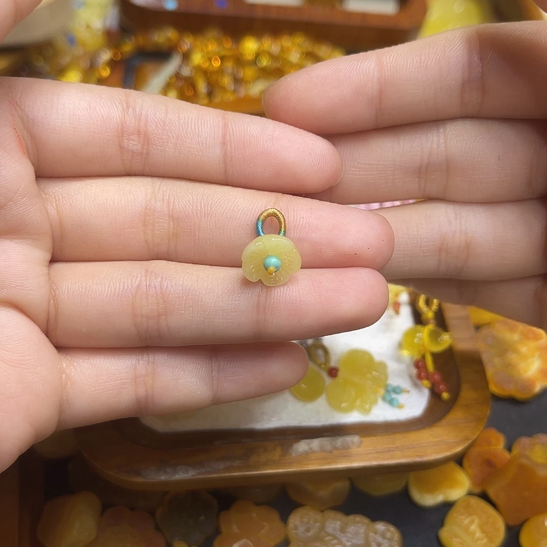 琥珀未镶嵌珠宝奇石