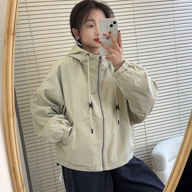 春季简约宽松连帽冲锋衣女休闲设计感短款外套小个子工装夹克上衣