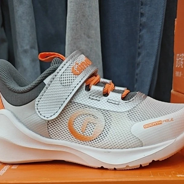 休闲风透气魔术贴防踢夏季学步鞋时尚男女童小童深灰休闲鞋