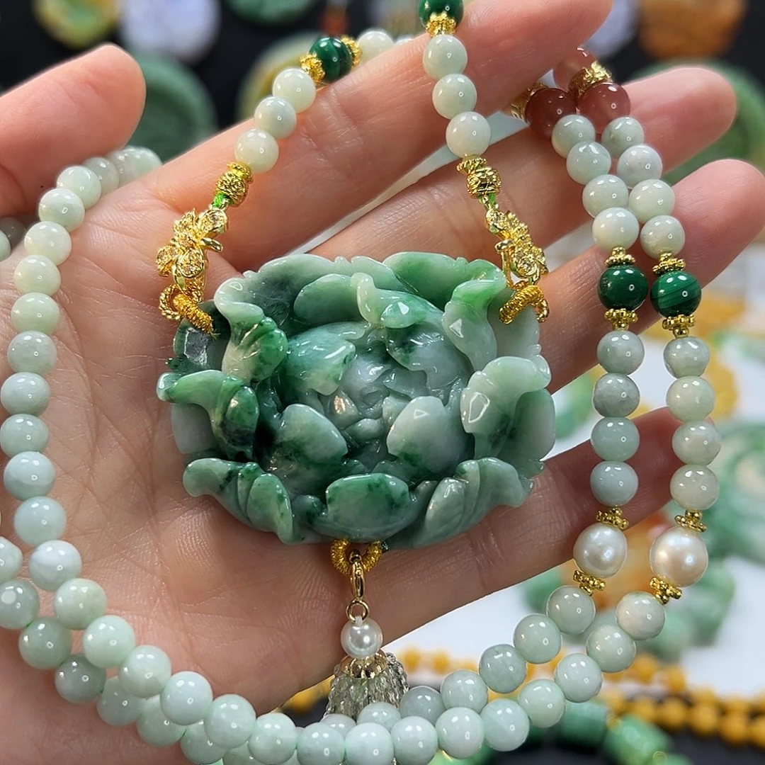 翡翠未镶嵌颈饰吊坠