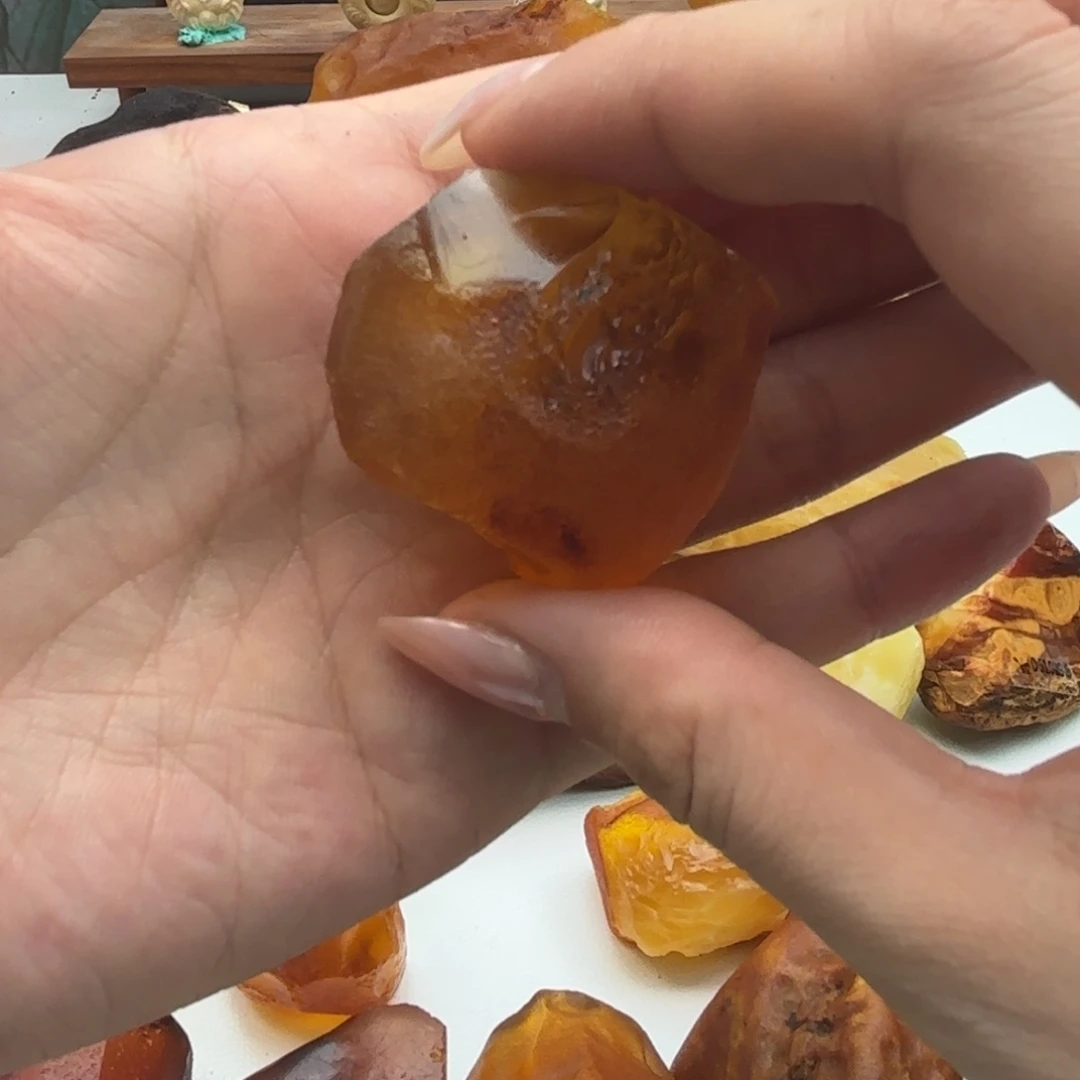 月****定制琥珀未镶嵌蜜蜡