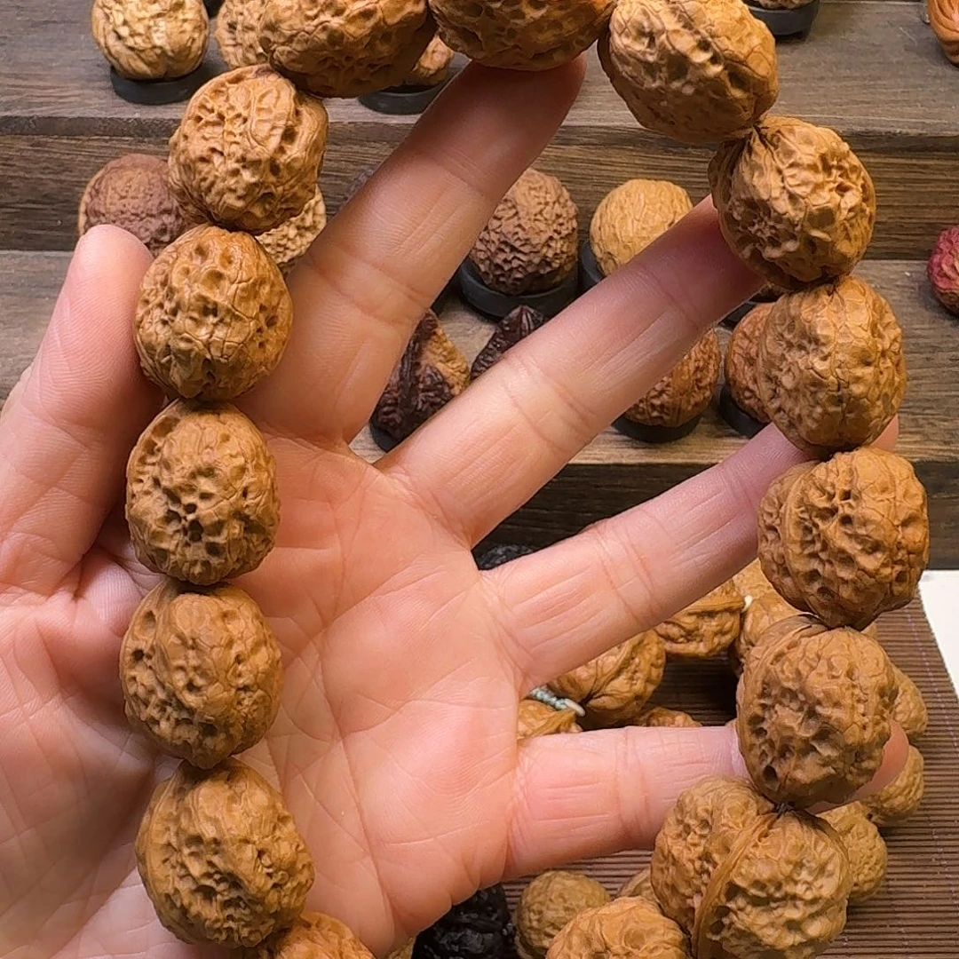 文玩核桃吊坠33小龙脊蟾手持25尺寸