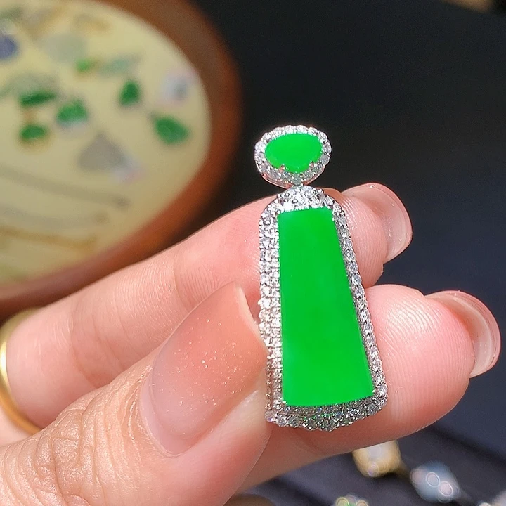 翡翠18K金镶嵌吊坠(不含链)