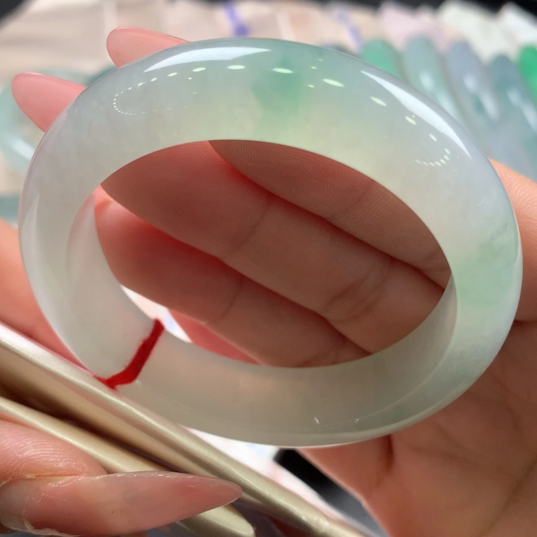 翡翠未镶嵌手镯51.7正圈