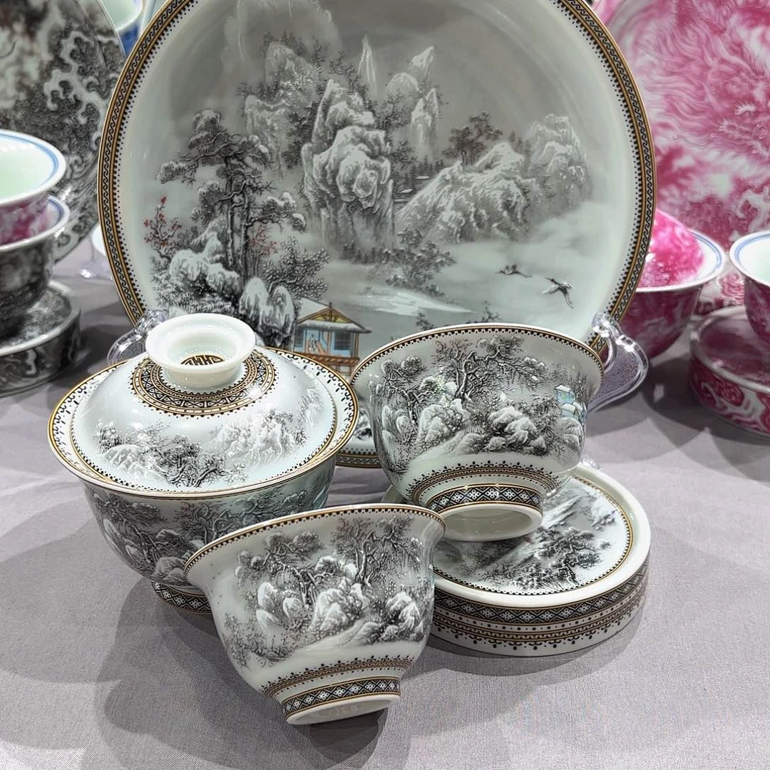 瓷片景德镇瓷器精品陈列