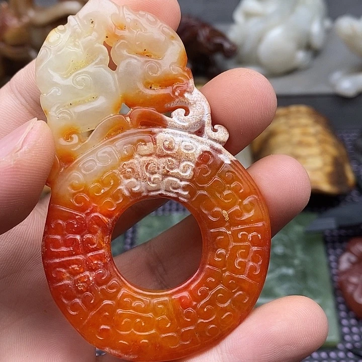 未镶嵌蛇纹石玉颈饰