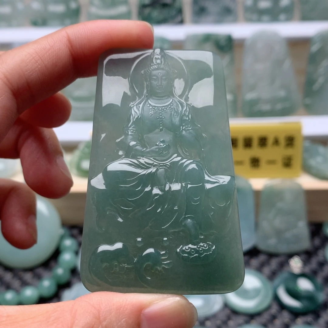 翡翠未镶嵌颈饰观音