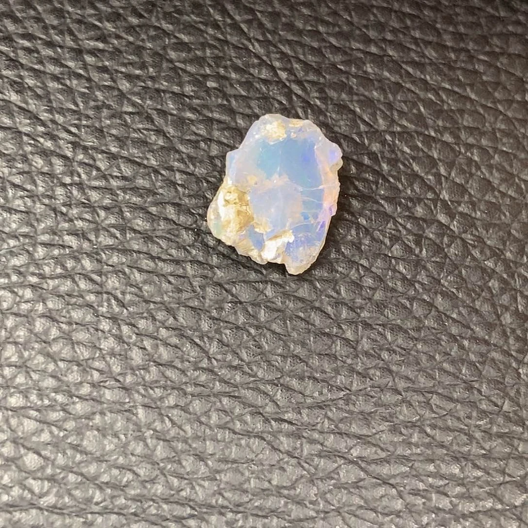 欧泊未镶嵌裸石原石