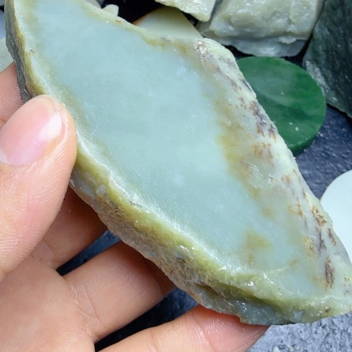 和田玉（糖玉）未镶嵌珠宝奇石