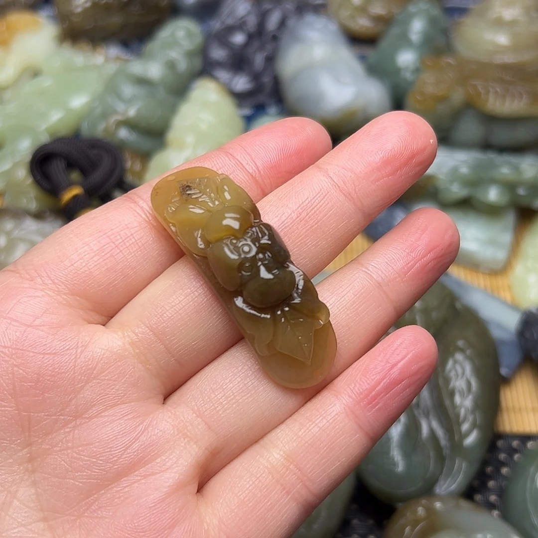 和田玉未镶嵌挂件