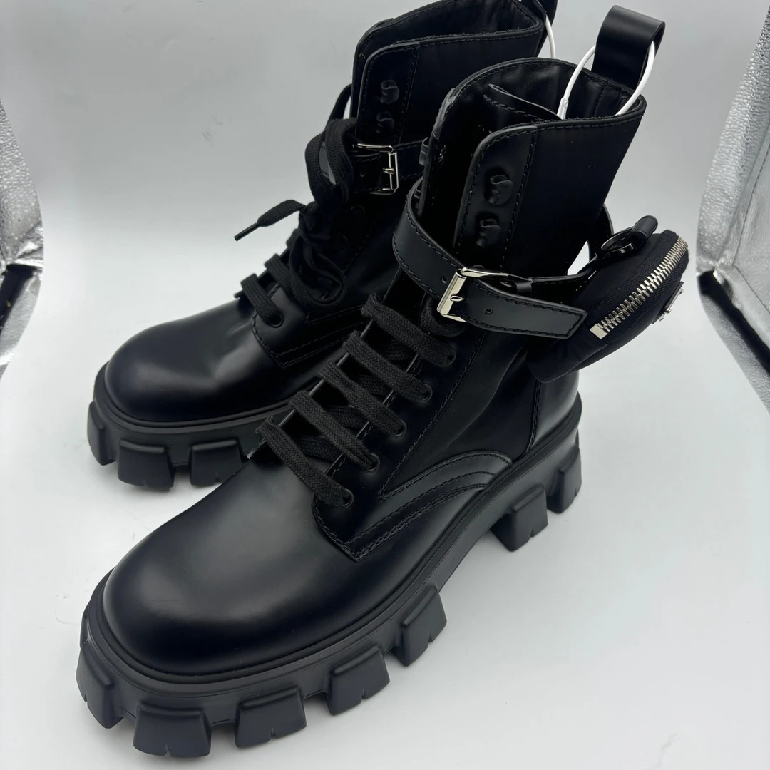 全新未使用 Prada/普拉达 全新/43码/prada普拉达Monolith短靴