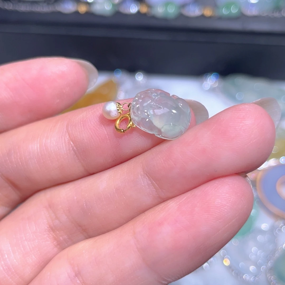 颈饰18K金镶嵌翡翠翡翠