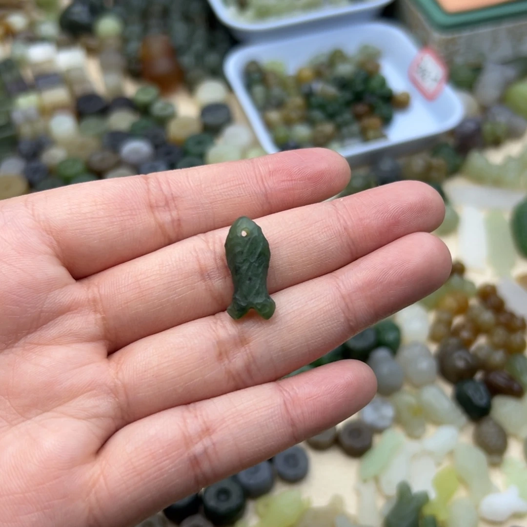 眷***恋和田玉未镶嵌颈饰
