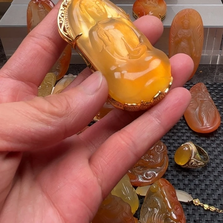 石英质玉颈饰未镶嵌古*胡