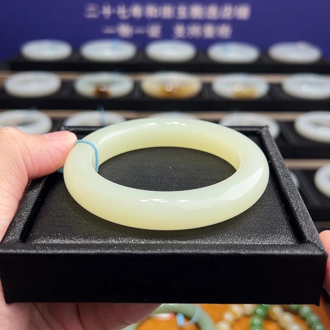 和田玉未镶嵌手镯黄口