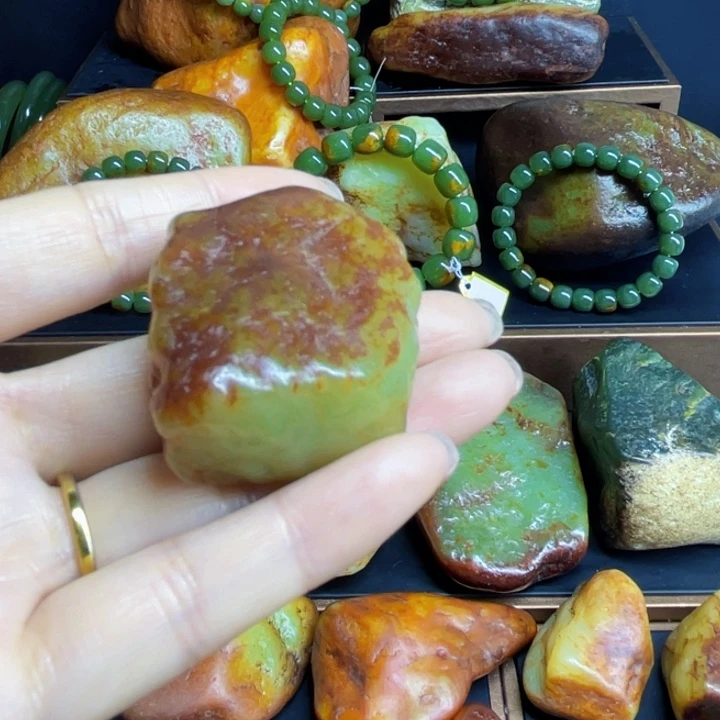 徐****和田玉未镶嵌手链