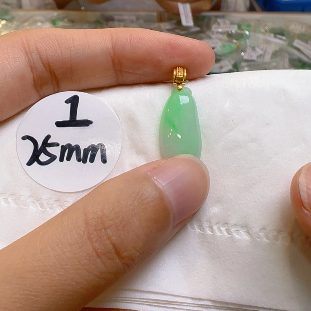 吊坠(不含链)18K金镶嵌翡翠