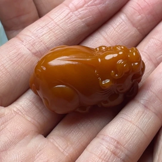 东***方和田玉未镶嵌颈饰