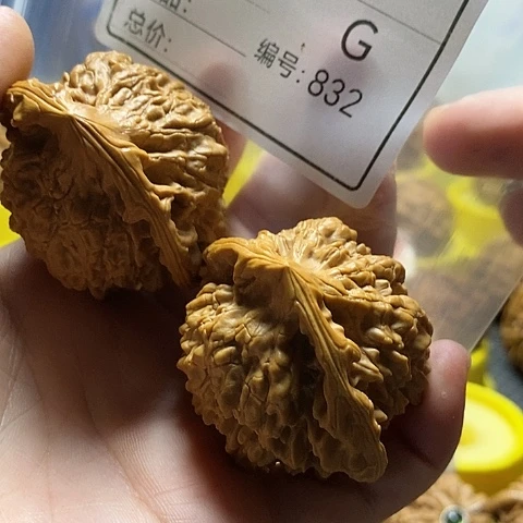 朱***猫把件桃核自产自销……