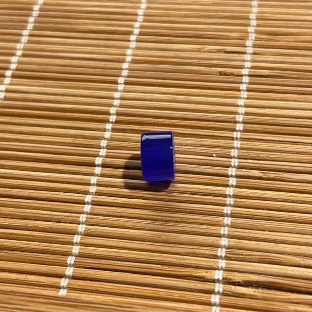 蓝色玛瑙尺寸约5*7mm直切珠