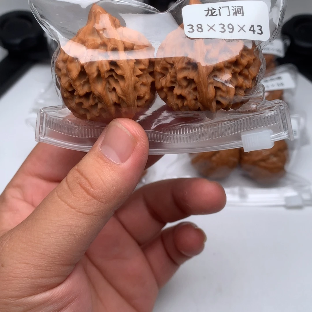 文玩核桃吊坠龙门涧