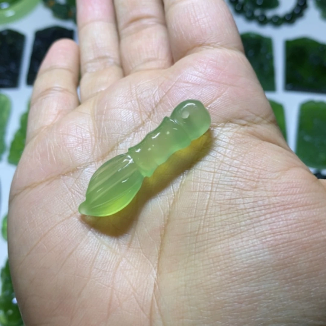 【闪购商品】未镶嵌蛇纹石玉颈饰