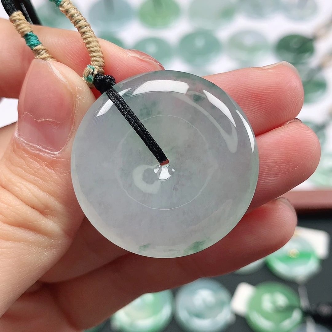 翡翠颈饰未镶嵌平安