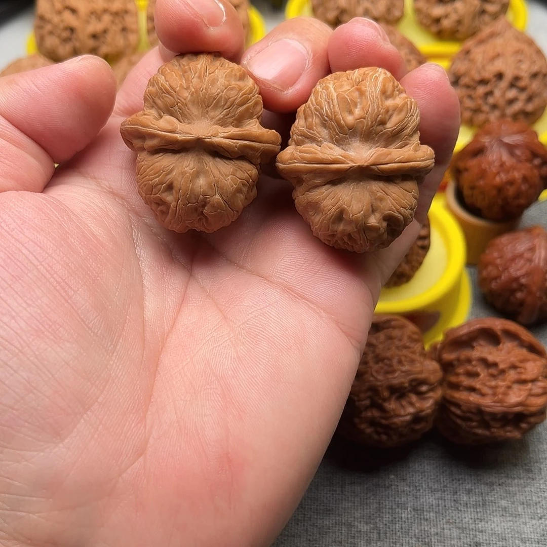 猴头核桃吊坠元宝